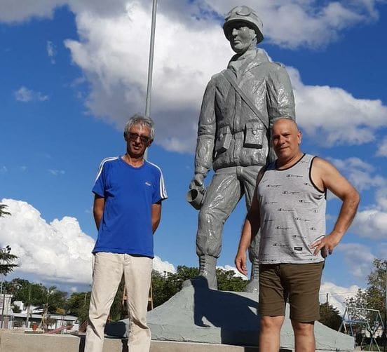 escultura malvinas gustavo diaz santa ana - Diario Resumen de la región